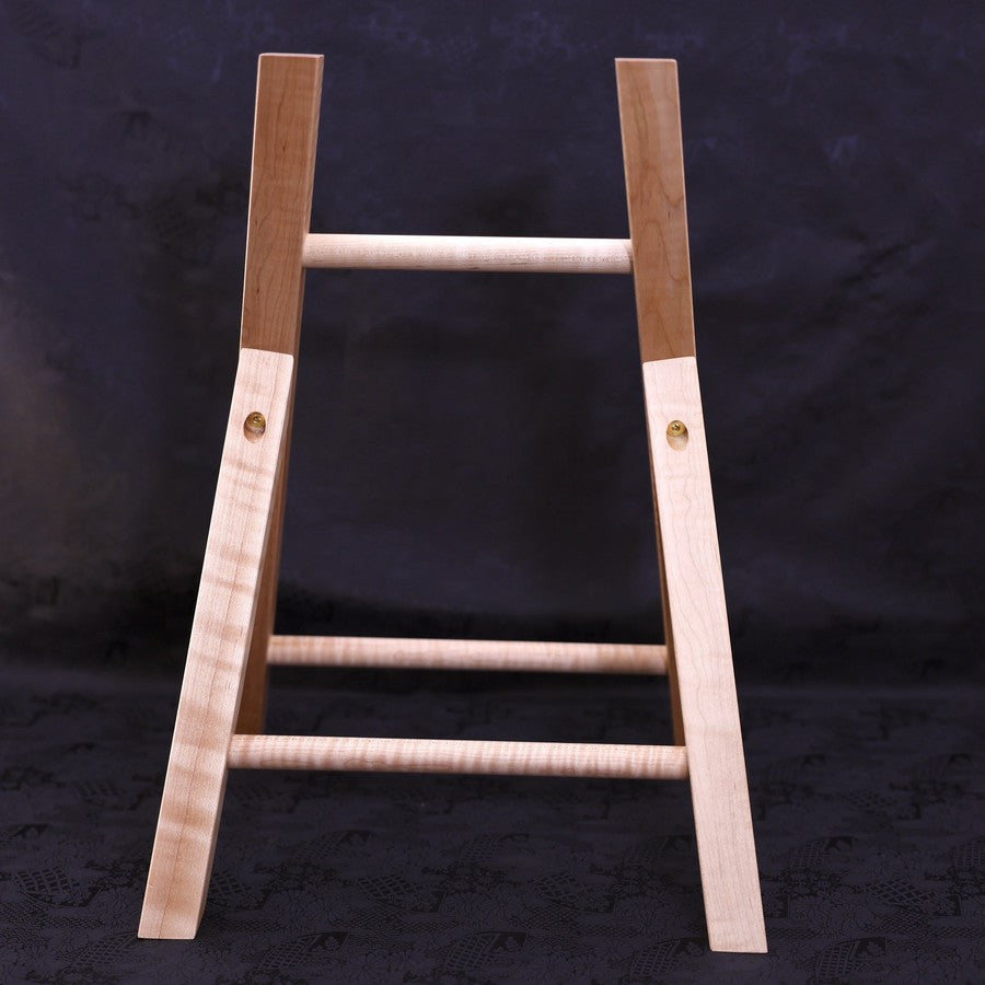 Musashi Kitchen Knives Displaying Maple