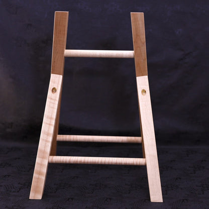 Musashi Kitchen Knives Displaying Maple